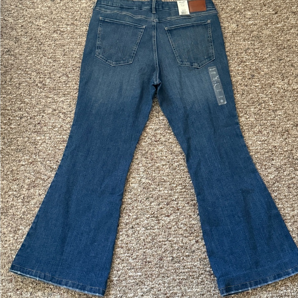 Wrangler NWT Bespoke Dark Blue Flare Women's Jeans - Picture 2 of 7